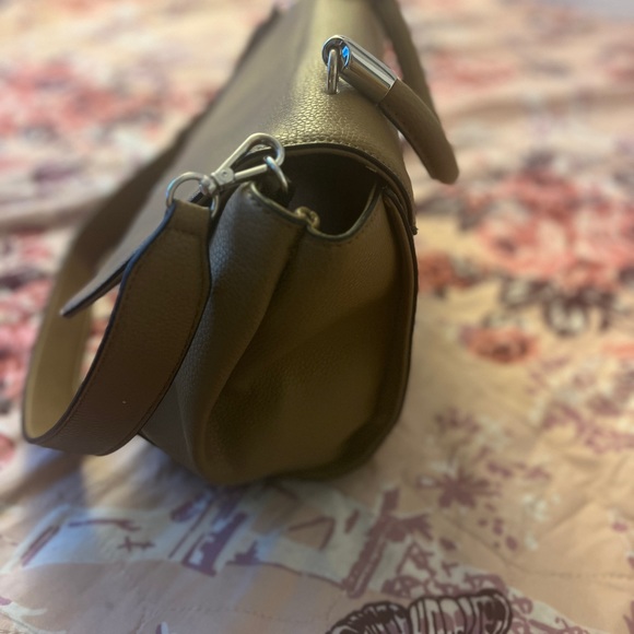 Guess Purse - Picture 6 of 7